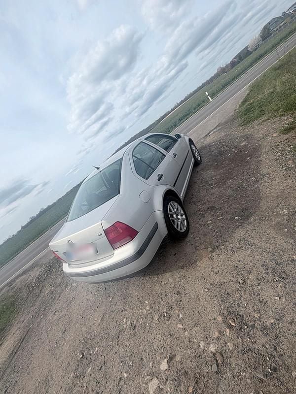 Gebraucht VW Bora 101 PS (74 kW) 1999 Schwarz Limousine