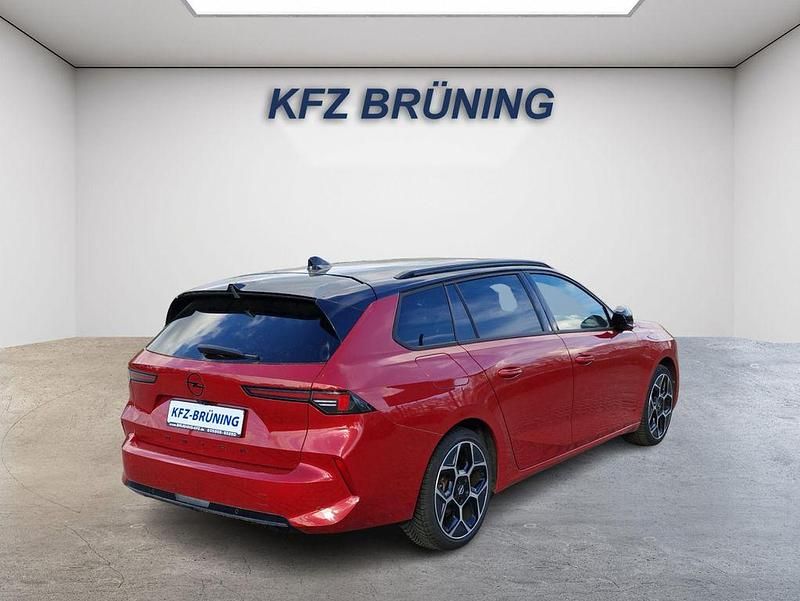 Gebraucht Opel Astra Ultimate 131 PS (96 kW) 2024 Kardio rot metallic / dach (metallic) Kombi