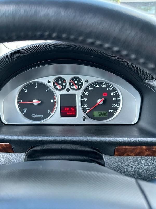 Gebraucht Ford Galaxy 131 PS (96 kW) 2006 Silber Van / Kleinbus