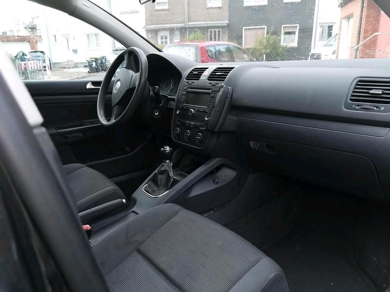 Schwarz Gebraucht 2007 VW Golf V Limousine | 1.600 € (Fairer Preis) - Bild 1/4