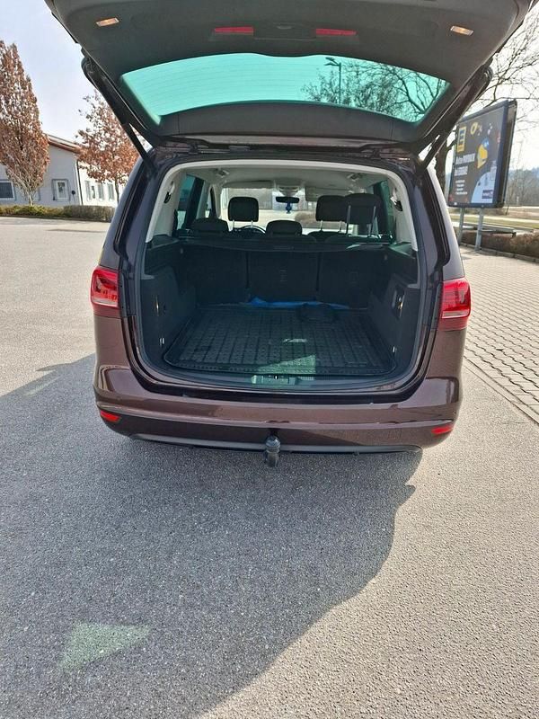 Gebraucht VW Sharan Sound 184 PS (135 kW) 2017 Rot Van / Kleinbus