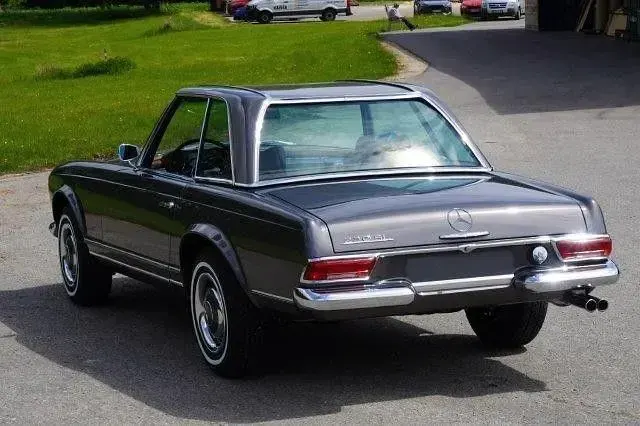 Gebraucht Mercedes 230 150 PS (110 kW) 1965 Grau Cabrio