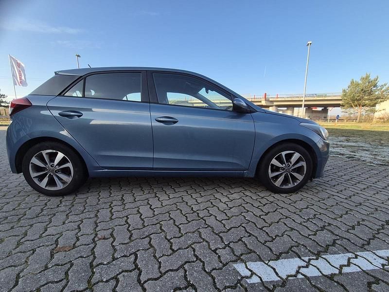 Gebraucht Hyundai i20 86 PS (63 kW) 2015 Andere farben Kleinwagen