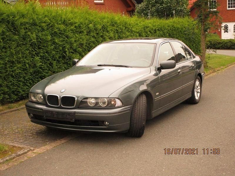 Gebraucht BMW 520 Exclusive 170 PS (125 kW) 2002 Grau Limousine