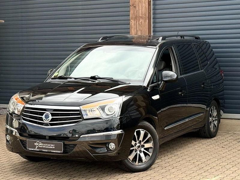Gebraucht Ssangyong (KGM) Rodius 178 PS (130 kW) 2016 Schwarz Van / Kleinbus