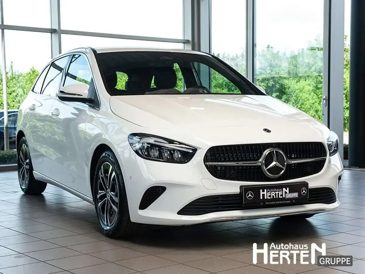 Gebraucht Mercedes B200 Progressive 150 PS (110 kW) 2025 Unilack polarweiß Kleinwagen