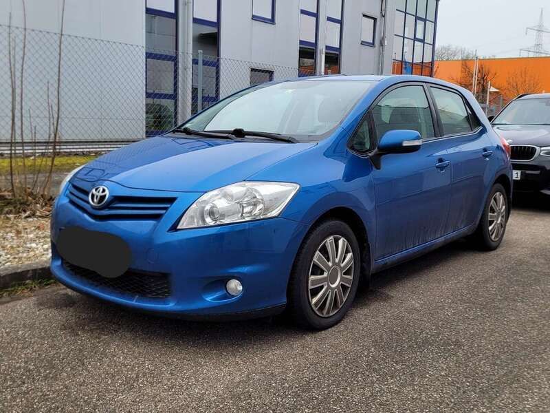 Blau Gebraucht 2011 Toyota Auris Edition Kleinwagen | 6.500 € (Etwas zu teuer) - Bild 1/4