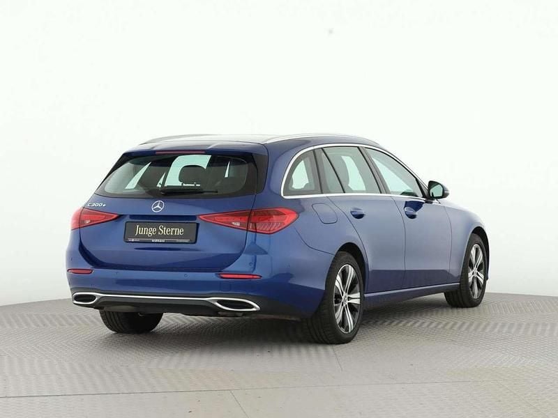 Gebraucht Mercedes C300e Avantgarde 313 PS (230 kW) 2022 Metalliclack spektralblau Kombi