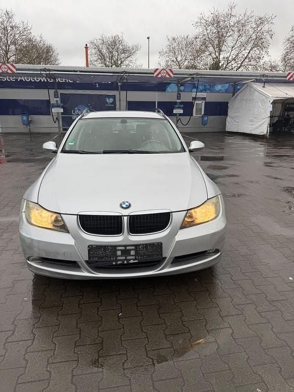 Gebraucht BMW 318 143 PS (105 kW) 2008 Silber Kombi