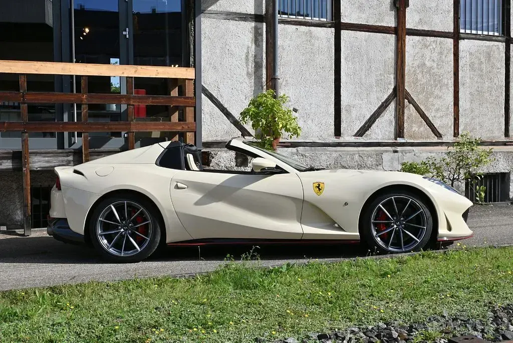 Gebraucht Ferrari 812 799 PS (587 kW) 2022 Weiß Cabrio