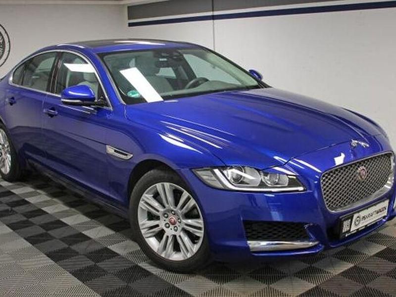 Gebraucht Jaguar XF Portfolio 250 PS (183 kW) 2019 Blau Limousine