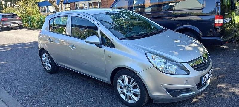 Silber Gebraucht 2008 Opel Corsa Edition Kleinwagen | 2.450 € (Superpreis) - Bild 1/4