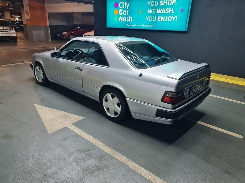 Gebraucht Mercedes 220 150 PS (110 kW) 1995 Silber