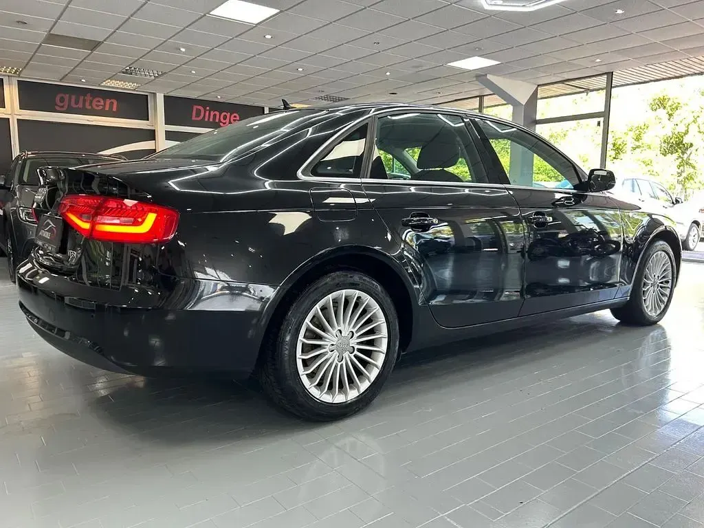 Gebraucht Audi A4 Ambiente 170 PS (125 kW) 2015 Schwarz Limousine