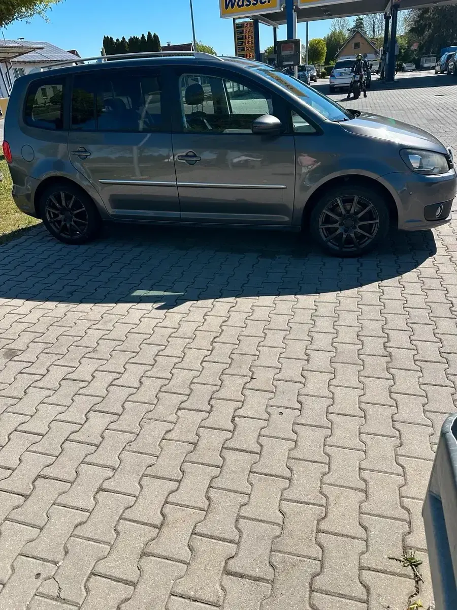 Gebraucht VW Touran 140 PS (102 kW) 2012 Grau Van / Kleinbus