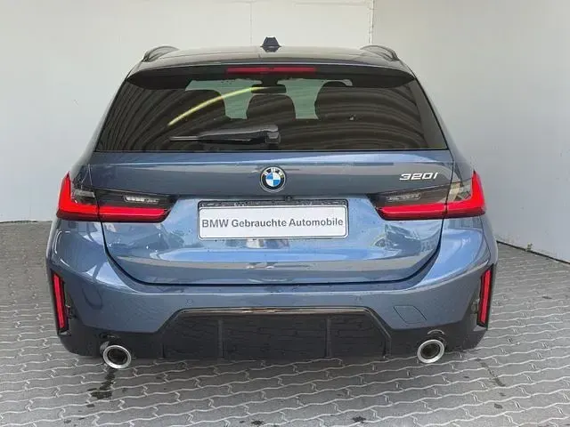Gebraucht BMW 320 M Sport 184 PS (135 kW) 2024 Blau Limousine