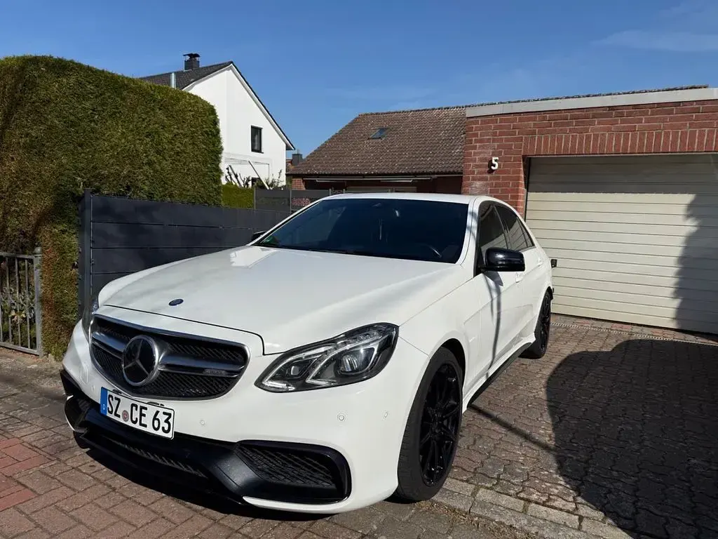 Gebraucht Mercedes E63S AMG AMG 585 PS (430 kW) 2013 Weiß Limousine