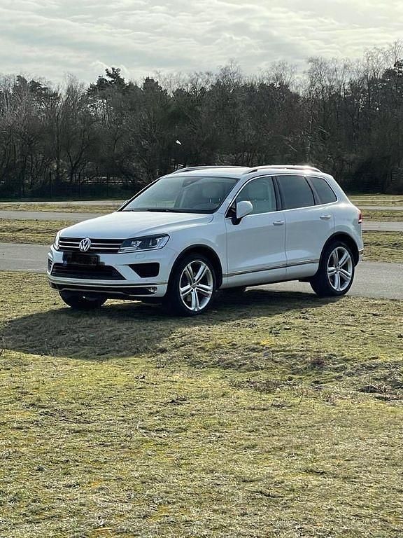 Weiß Gebraucht 2014 VW Touareg Exclusive SUV | 14.999 € (Fairer Preis) - Bild 1/4