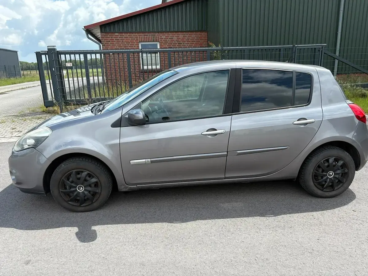 Gebraucht Renault Clio 75 PS (55 kW) 2010 Grau Kleinwagen