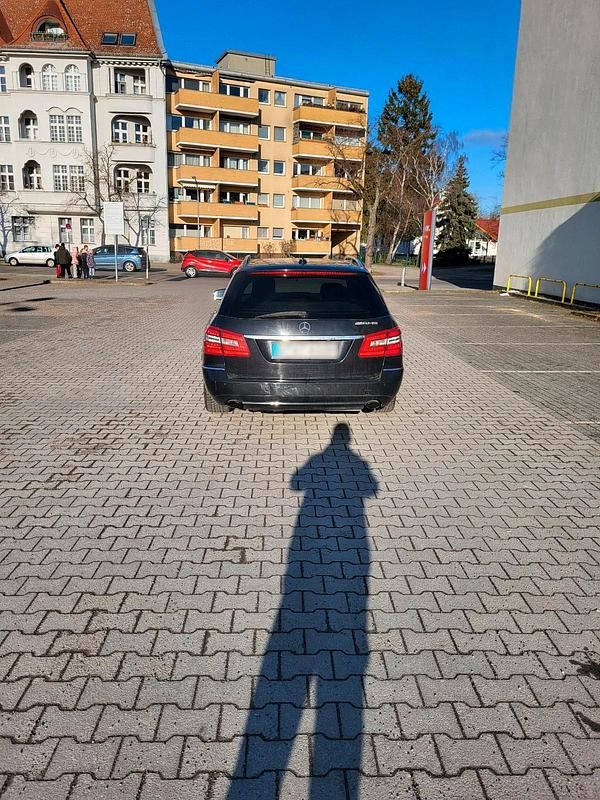 Gebraucht Mercedes E350 231 PS (169 kW) 2010 Schwarz Kombi