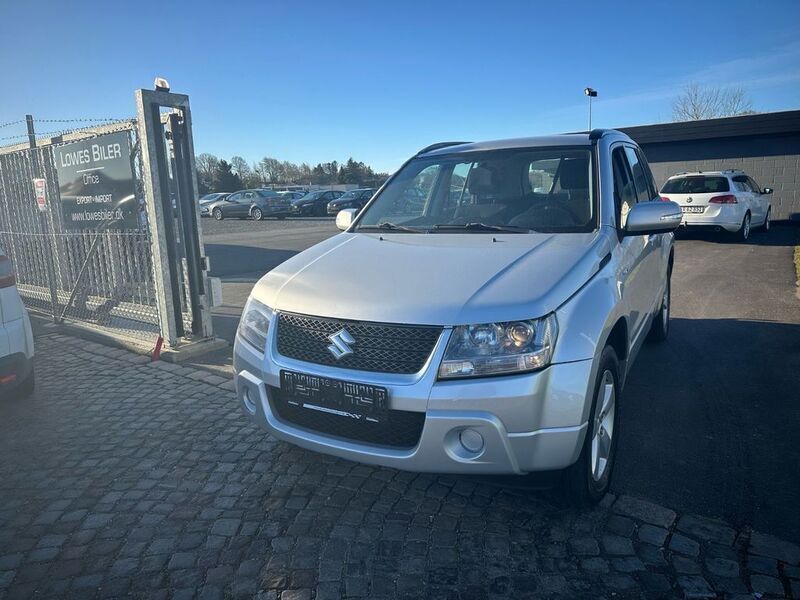 Silber Gebraucht 2011 Suzuki Grand Vitara SUV | 4.200 € (Superpreis) - Bild 1/4