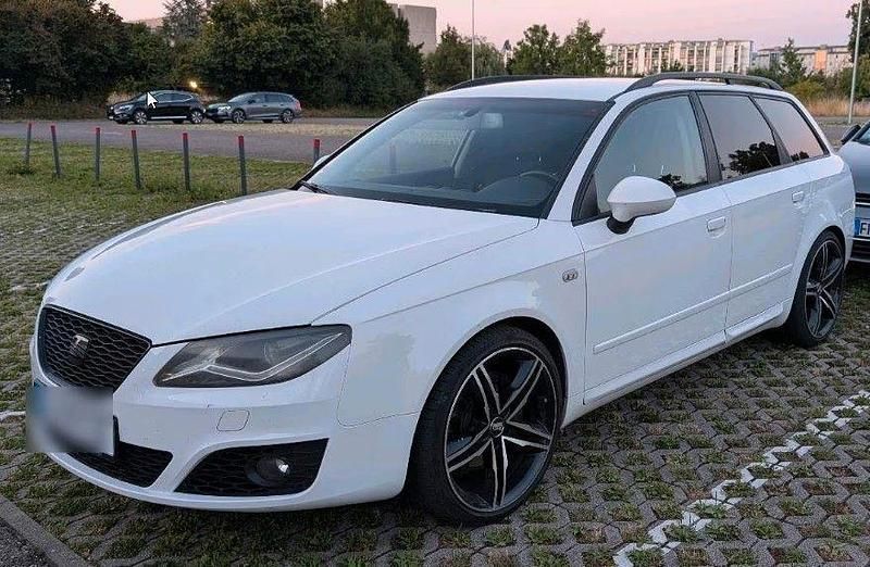 Weiß Gebraucht 2013 Seat Exeo Sport Kombi | 4.499 € (Fairer Preis) - Bild 1/4
