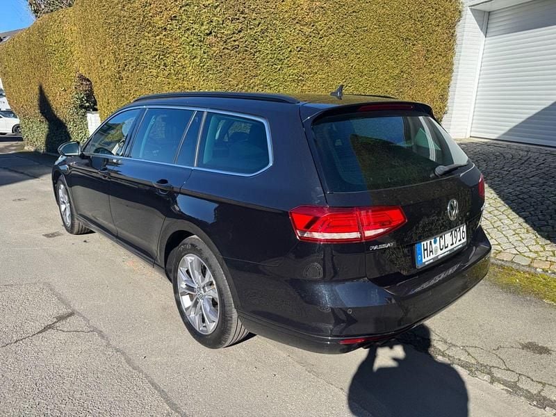 Gebraucht VW Passat Comfortline 179 PS (131 kW) 2017 Schwarz Kombi