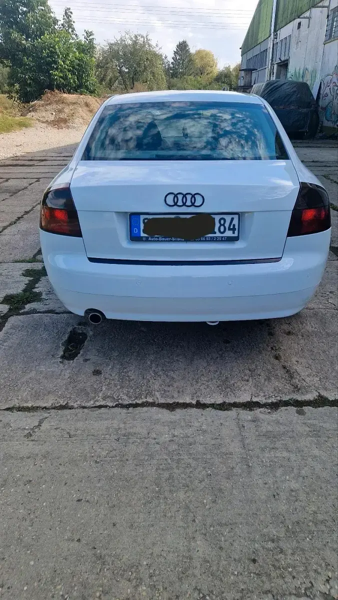 Gebraucht Audi A4 130 PS (95 kW) 2003 Weiß Limousine