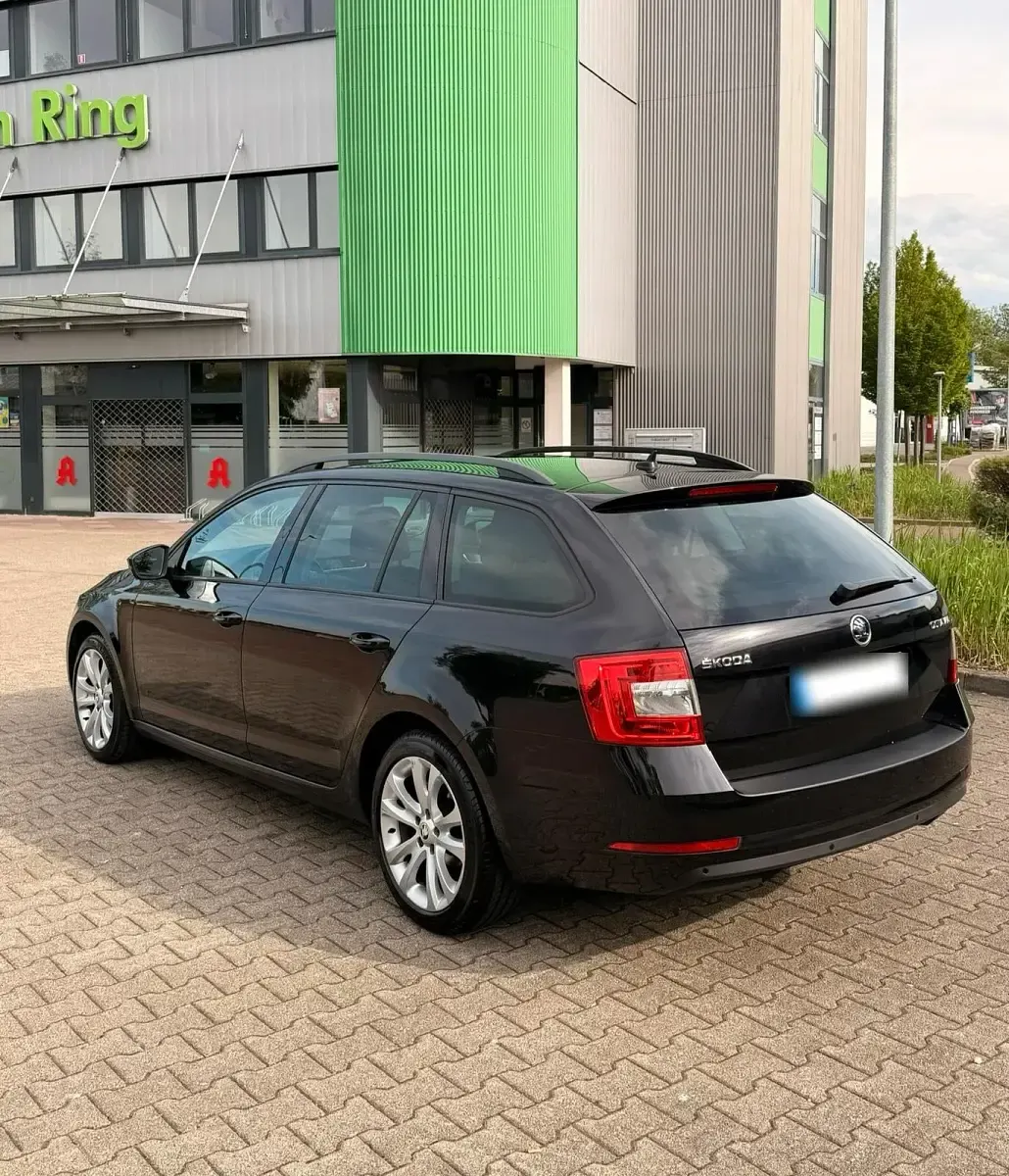 Gebraucht Skoda Octavia 116 PS (85 kW) 2019 Schwarz Kombi