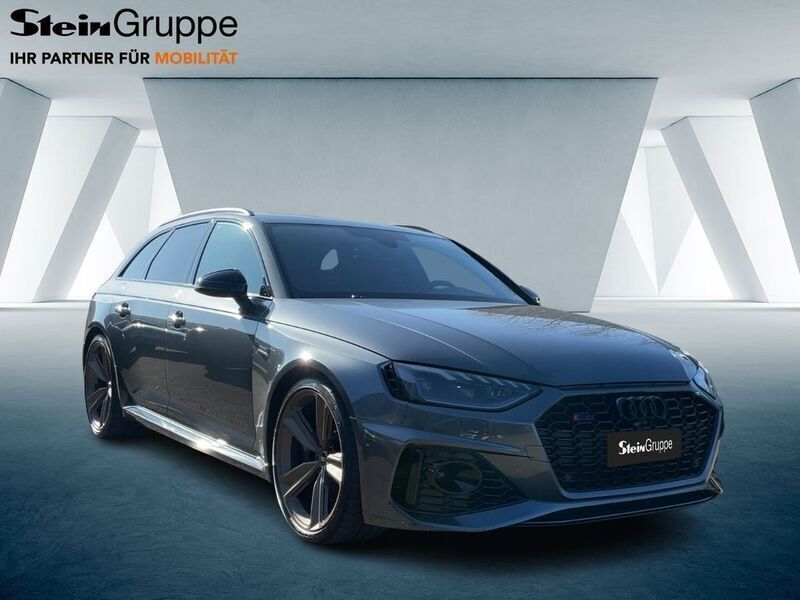 Gebraucht Audi RS4 Ambiente 450 PS (330 kW) 2023 Daytonagrau perleffekt Kombi