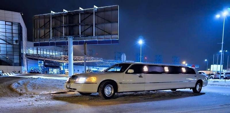 Weiß Gebraucht 2000 Lincoln Town Car Limousine | 8.500 € - Bild 1/4