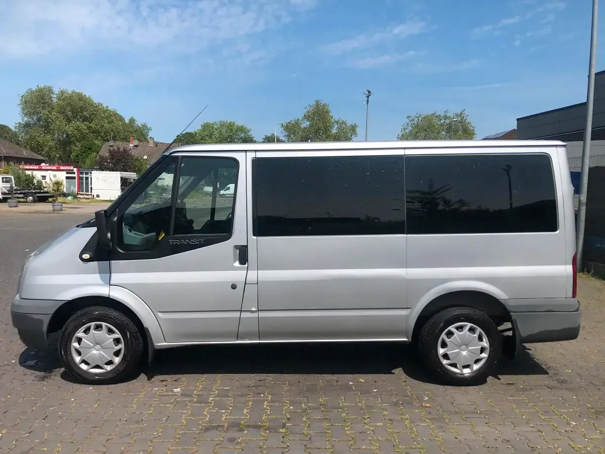 Gebraucht Ford Transit 85 PS (62 kW) 2010 Silber Van / Kleinbus