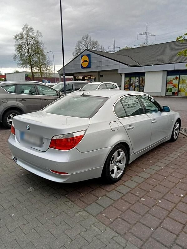 Gebraucht BMW 525 193 PS (141 kW) 2004 Silber Limousine