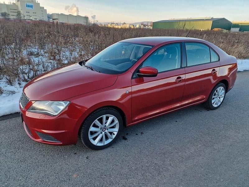 Rot Gebraucht 2014 Seat Toledo Reference Limousine | 6.900 € (Superpreis) - Bild 1/4