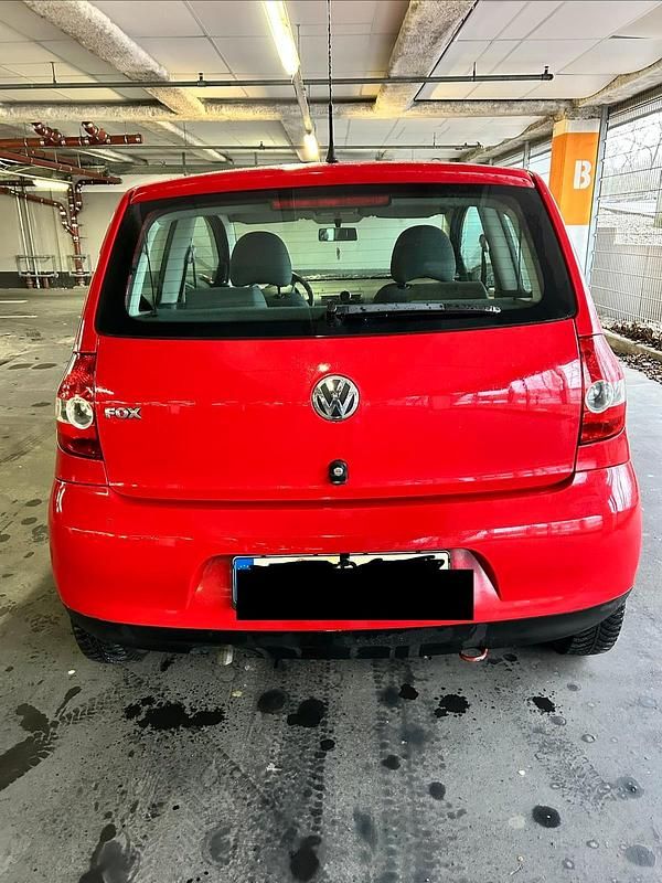 Gebraucht VW Fox Style 54 PS (39 kW) 2009 Rot Kleinwagen
