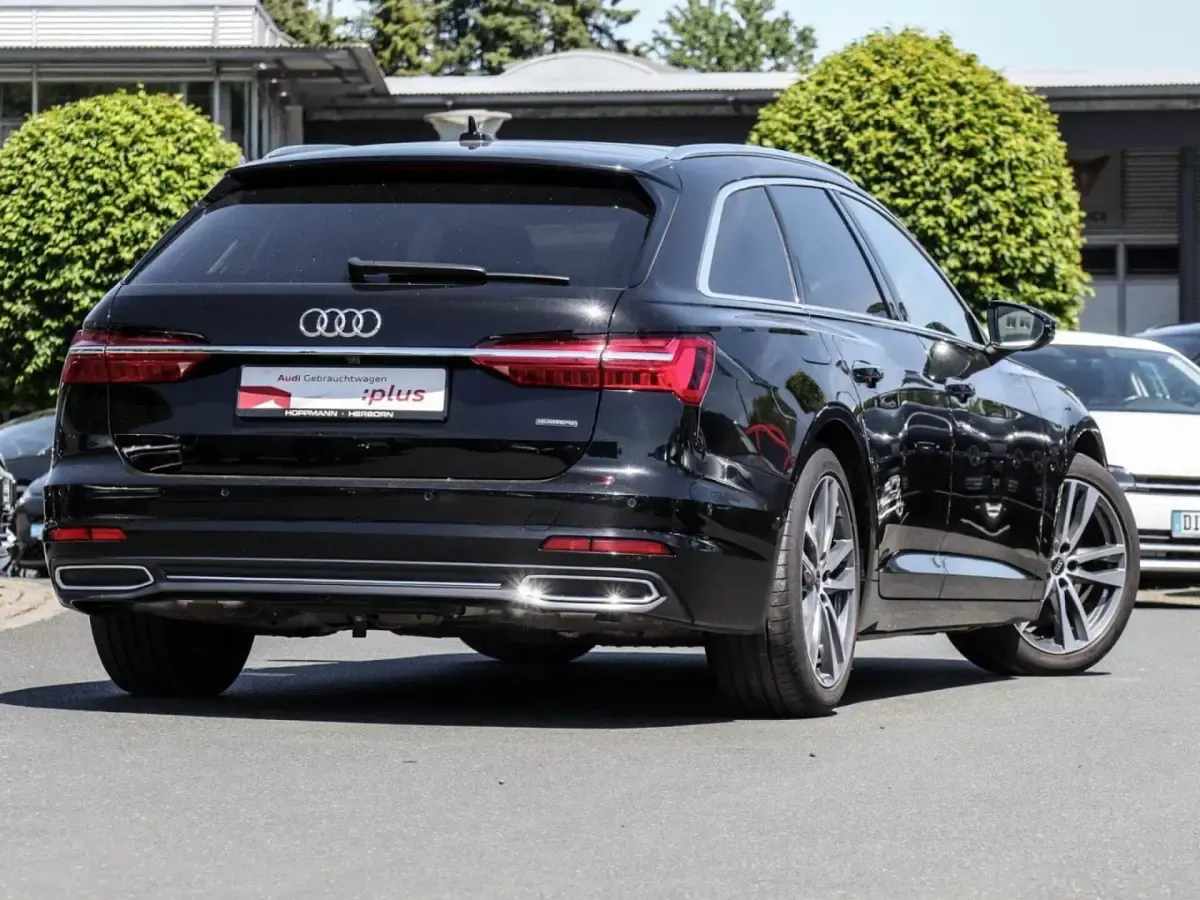 Gebraucht Audi A6 Design 299 PS (219 kW) 2022 Brillantschwarz Kombi