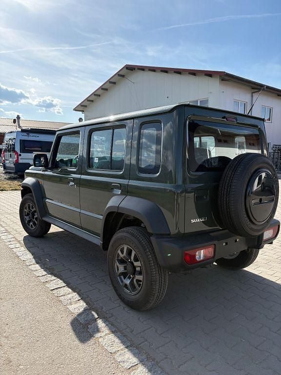 Neu Suzuki Jimny 102 PS (75 kW) 2026 Grün SUV