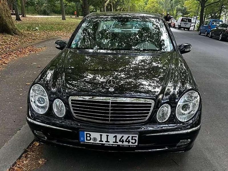 Gebraucht Mercedes E240 Avantgarde 177 PS (130 kW) 2005 Schwarz Limousine