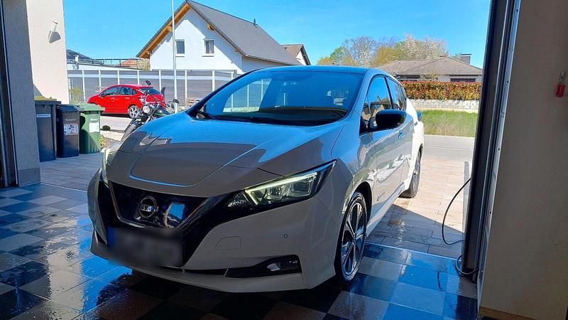 Gebraucht Nissan Leaf 110 kW (150 PS) 2019 Weiß Kleinwagen