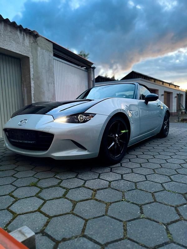 Weiß Gebraucht 2016 Mazda MX5 Sports-Line Cabrio | 10.475 € - Bild 1/4