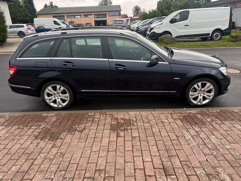 Gebraucht Mercedes C250 204 PS (150 kW) 2010 Blau Kombi