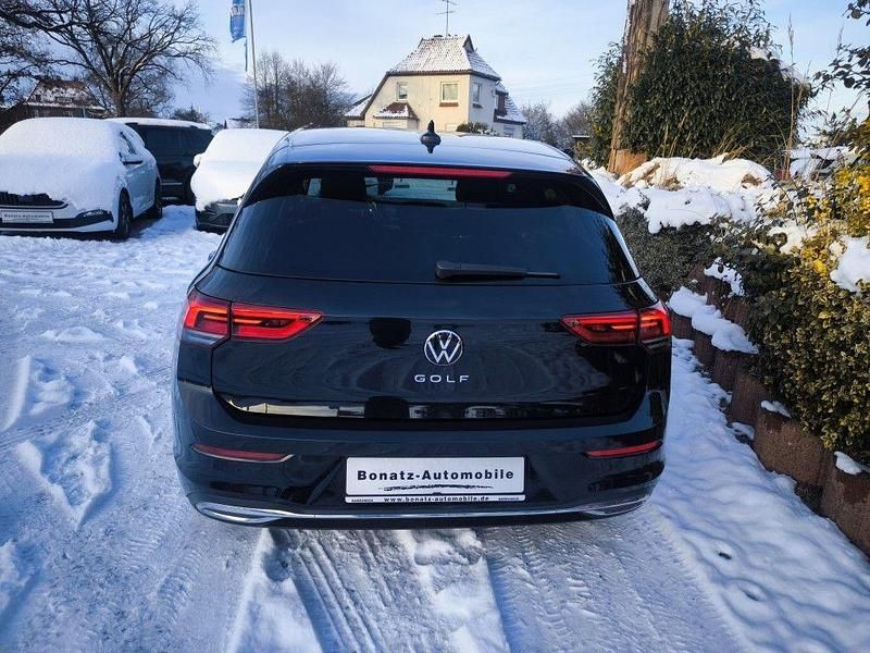 Gebraucht VW Golf VIII Move 150 PS (110 kW) 2023 Schwarz Limousine