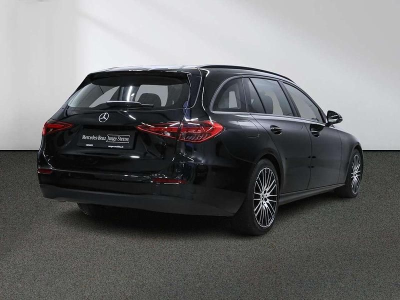 Gebraucht Mercedes C180 170 PS (125 kW) 2023 Unilack schwarz Kombi