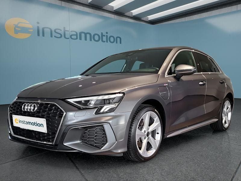Grau Gebraucht 2022 Audi A3 Sportback e-tron Limousine | 28.199 € (Teuer) - Bild 1/4