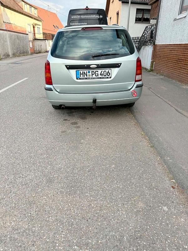 Usata Ford Focus 122 CV (89 kW) 2003 Grigio Station wagon