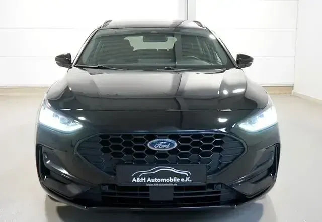 Gebraucht Ford Focus ST-Line X 116 PS (85 kW) 2023 Schwarz Kombi
