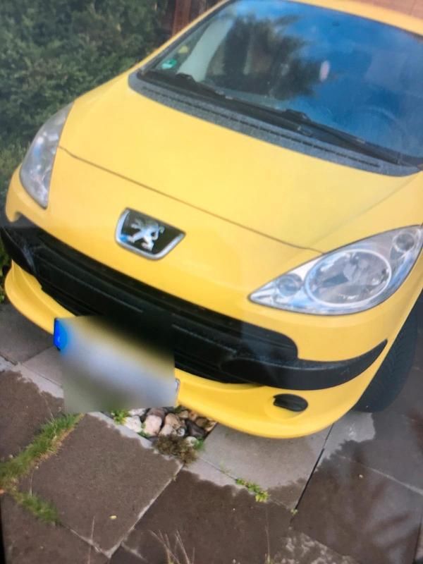 Gelb Gebraucht 2006 Peugeot 1007 Kleinwagen | 615 € - Bild 1/3
