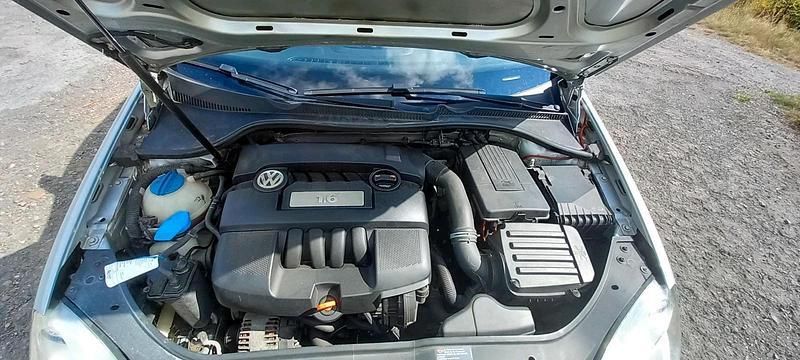 Silber Gebraucht 2006 VW Golf V Limousine | 2.500 € (Fairer Preis) - Bild 1/4