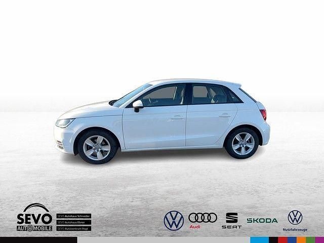 Gebraucht Audi A1 Sportback Basis 95 PS (69 kW) 2016 Weiß Kleinwagen