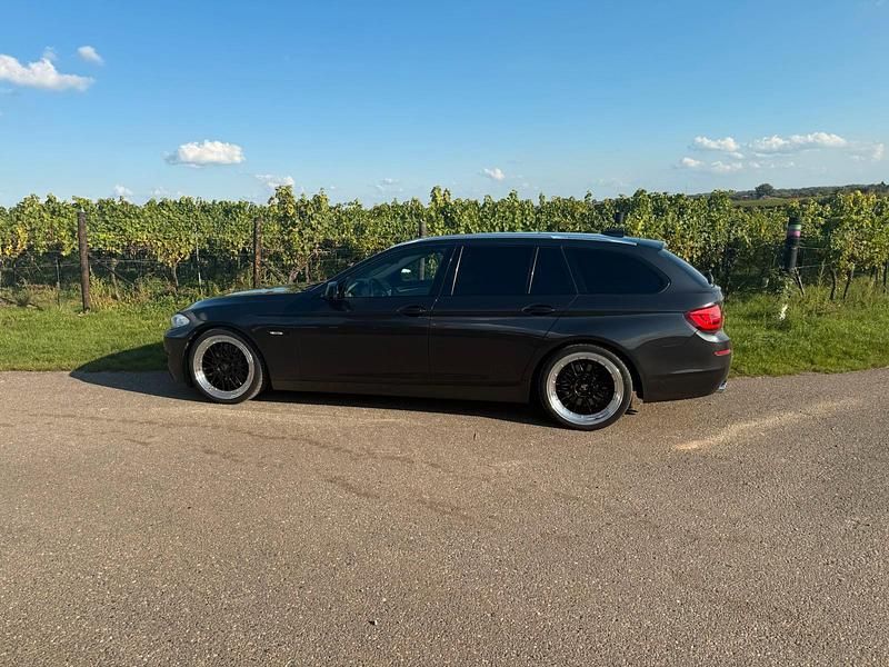 Gebraucht BMW 525 211 PS (155 kW) 2012 Braun Kombi